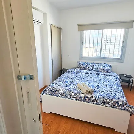 Rooms, 500m To Marina Larnaca